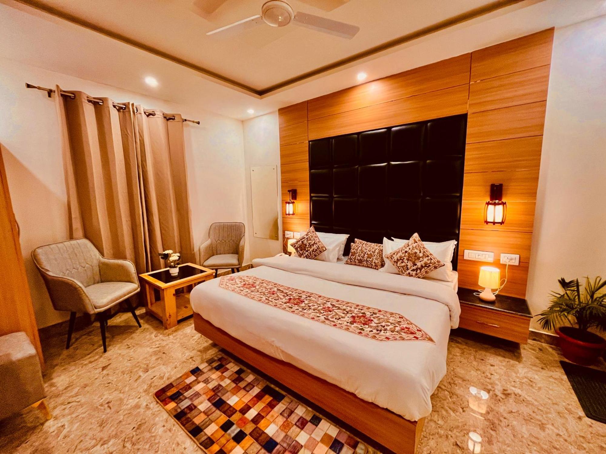 Hotel Classic Crown - #Scenic Mountain View #Open Terrace #Parking #Premium Rooms With Balcony #Guest Preferred #Best Selling Hotel In Mussoorie Exterior foto