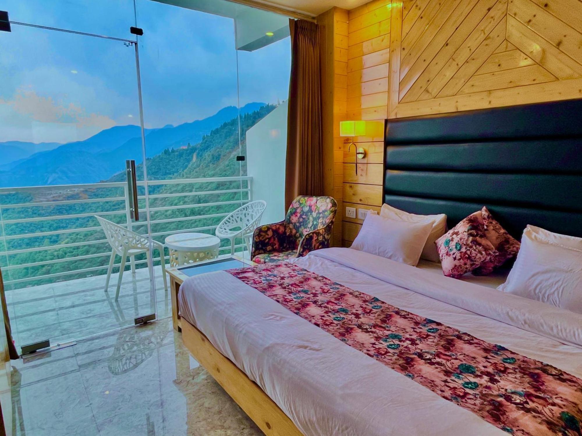 Hotel Classic Crown - #Scenic Mountain View #Open Terrace #Parking #Premium Rooms With Balcony #Guest Preferred #Best Selling Hotel In Mussoorie Exterior foto